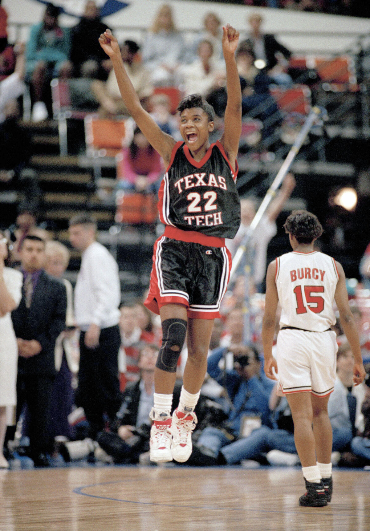 1993: Sheryl Swoopes scores championship record 47 points to lead Texas Tech over Ohio State